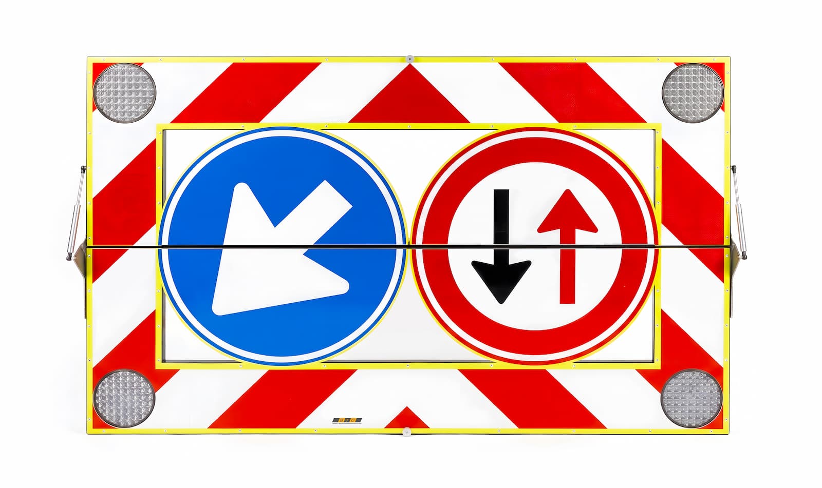 BTC actieraam — detail van bord met blauw en rood verkeersteken